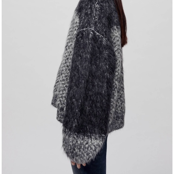 NWT- Oversized Boxy Knit Crewneck - Picture 2 of 9